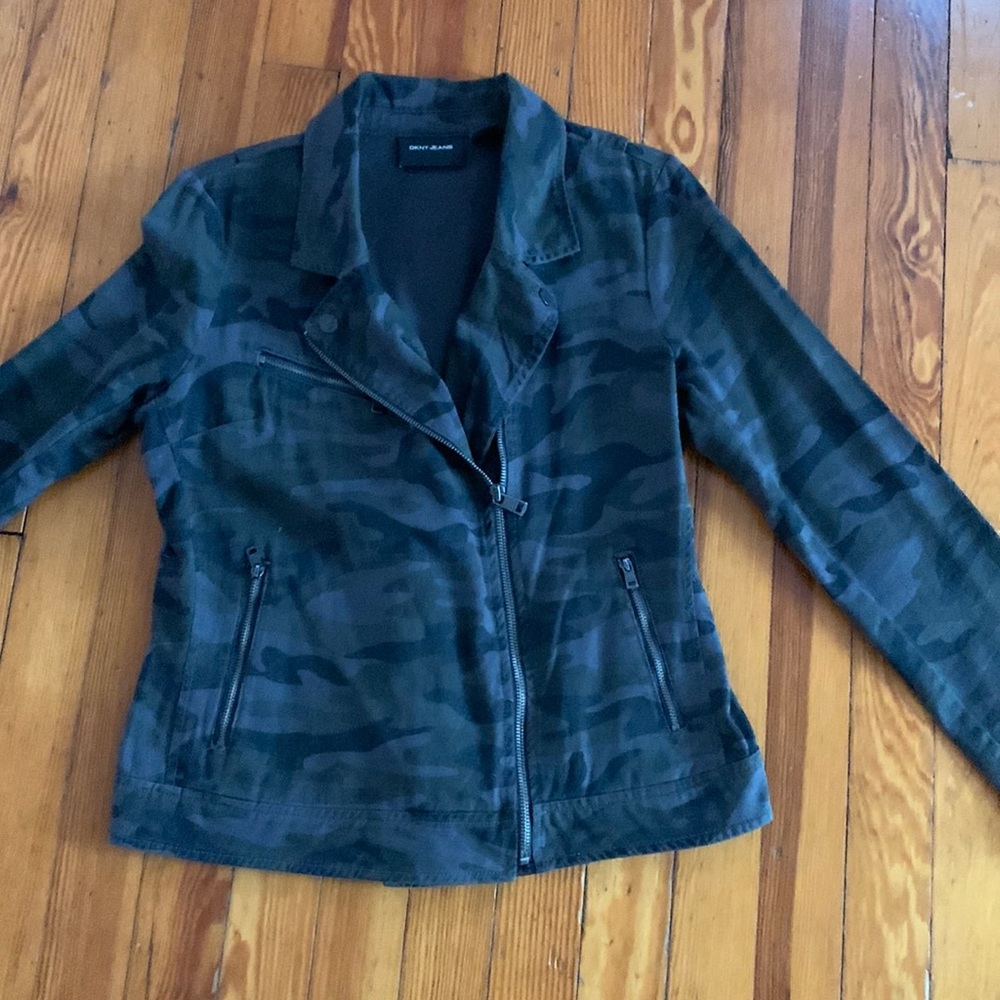 Camo style jacket dkny M